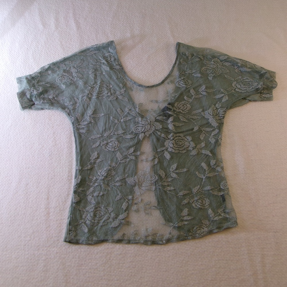 Daytrip Buckle Sage Green Floral Lace Sheer Metallic Twist‎ Front Top Large NWT